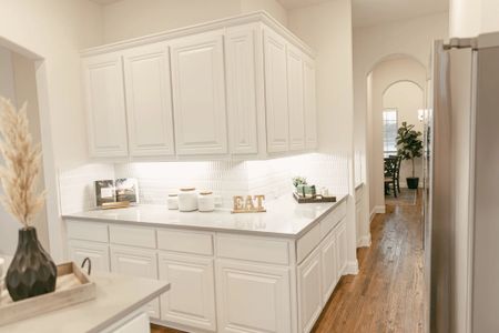 New construction Single-Family house 1701 Slate Ct, Van Alstyne, TX 75495 plan Newport (Side) - image 15