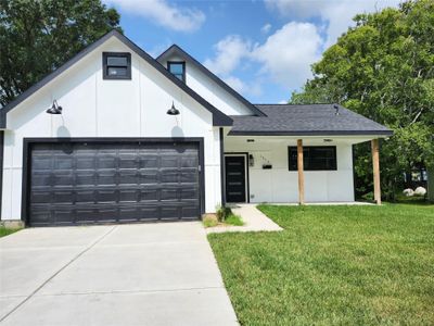 New construction Single-Family house 1010 Linden St, La Marque, TX 77568 - image