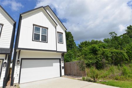 New construction Single-Family house 5939 Cebra St, Houston, TX 77091 - image