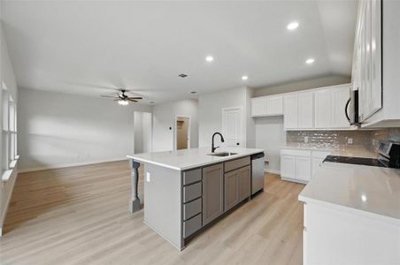 New construction Single-Family house 1401 Quail Creek Dr, Cleburne, TX 76033 plan Essex - image 5