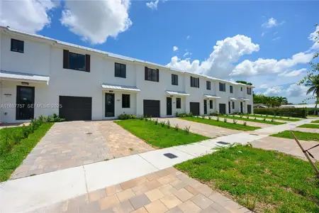 New construction Townhouse house 880 Sw 1St St, Florida City, FL 33034 - image