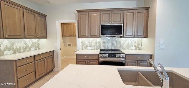 New construction Townhouse house 4227 W Hanna Dr, Eloy, AZ 85131 Villa- photo 3 3