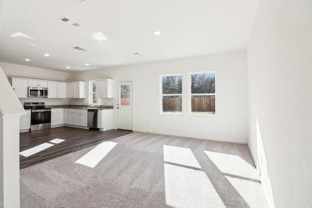 New construction Single-Family house 200 Mayflower Ave, Princeton, TX 75407 plan Endeavor - image 14