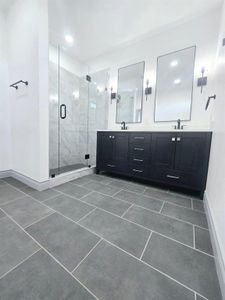 Elegant and spacious bathroom with double sinks