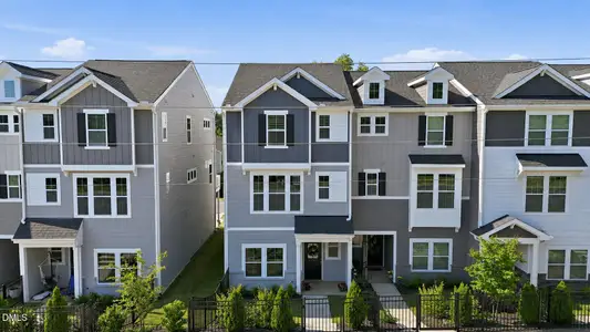 New construction Townhouse house 211 Pond View Ct, Fuquay Varina, NC 27526 - image
