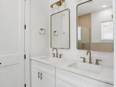 New construction Single-Family house 8914 Sunshine Laverne Ln, Houston, TX 77080 - image 7