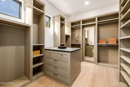 New construction Single-Family house 5739 E Calle Del Paisano, Phoenix, AZ 85018 - image 17