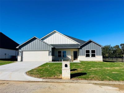 New construction Single-Family house 901 Holiday Hls, Mineral Wells, TX 76067 - image
