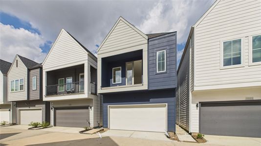 New construction Single-Family house 3011 Jensen Springs Ln, Houston, TX 77026 - image