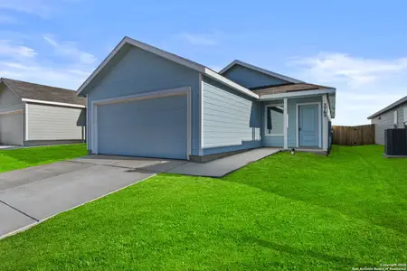 New construction Single-Family house 3765 Swift Fox Rd, New Braunfels, TX 78130 - image