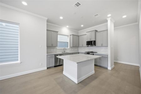New construction Single-Family house 5668 Nolda St, Houston, TX 77007 - image 5