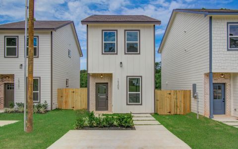 New construction Single-Family house 15305 Coaltown Rd, Willis, TX 77378 - image