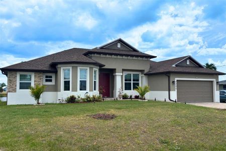 New construction Single-Family house 729 Crestview Cir Nw, Port Charlotte, FL 33948 - image