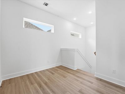 New construction Single-Family house 8914 Sunshine Laverne Ln, Houston, TX 77080 - image 19
