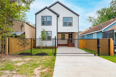 New construction Single-Family house 7709 Ave L, Houston, TX 77012 - image