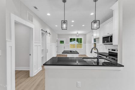 New construction Single-Family house 405 N Raiford St, Selma, NC 27576 null- photo 10 10