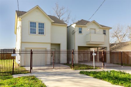 New construction Single-Family house 7754 Ave J, Houston, TX 77012 - image