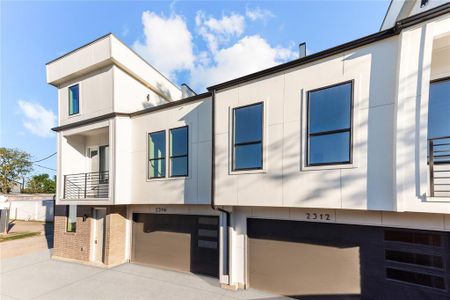 New construction Townhouse house 2312 Barbee Street, Houston, TX 77004 - photo 0