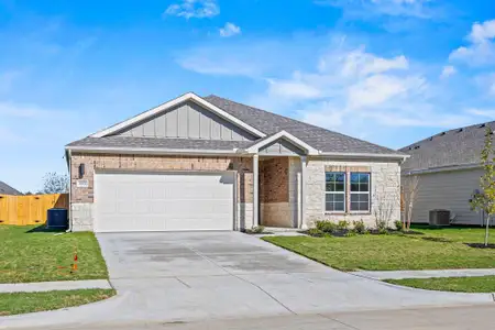 New construction Single-Family house 1005 Park Oak Ln, Crowley, TX 76036 plan Geneva - image