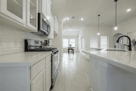 New construction Single-Family house 5320 Latigo Ct, Alvin, TX 77511 plan Avery 2137 C - image 5
