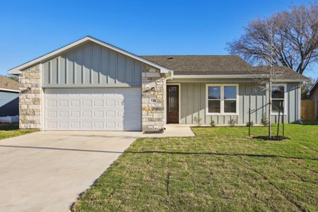 New construction Single-Family house 125 Callie St, Smithville, TX 78957 null- photo 0