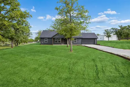 New construction Single-Family house 1008 Hereford Dr, Springtown, TX 76082 - image