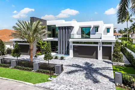 New construction Single-Family house 169 W Coconut Palm Rd, Boca Raton, FL 33432 - image