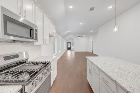 New construction Single-Family house 22708 Hackberry Leaf Dr, New Caney, TX 77357 plan Magnolia - image 16