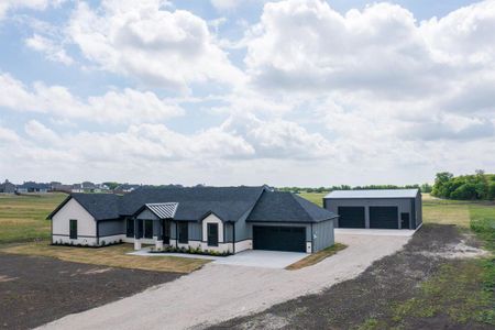 New construction Single-Family house 901 Old Maypearl Rd, Waxahachie, TX 75167 - image