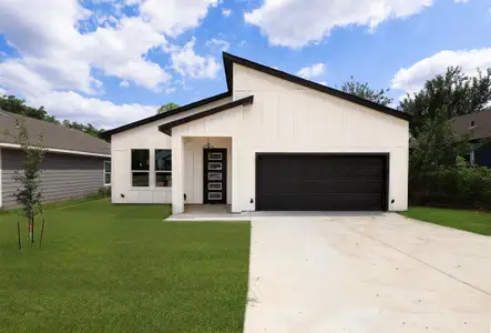 New construction Single-Family house 1032 E Arlington Ave, Fort Worth, TX 76104 - image