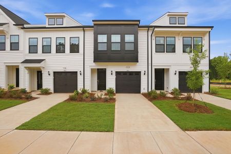 New construction Townhouse house 7414 Mashburn Dr, Charlotte, NC 28269 plan Foxglove - image