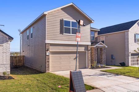 New construction Single-Family house 9515 Lochridge Pike, Converse, TX 78109 - image