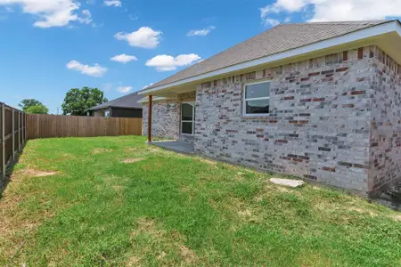 New construction Single-Family house 117 Bexar St, Mabank, TX 75147 - image