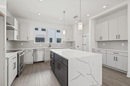 New construction Townhouse house 301 15Th St N, St. Petersburg, FL 33705 - image 8