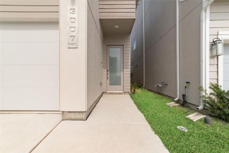 New construction Single-Family house 3007 Ventas Dr, Houston, TX 77047 - image 3