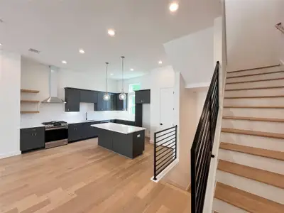 New construction Single-Family house 326 Eastwood St, Houston, TX 77011 - image