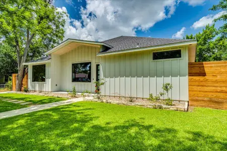 New construction Single-Family house 1215 Howard St, Taylor, TX 76574 - image
