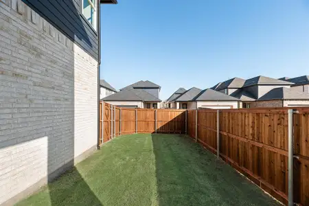 New construction Single-Family house 1513 Kinglet Pl, Celina, TX 75009 plan Danbury - SH 3104 - image 4