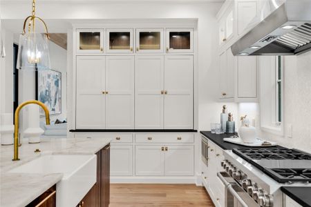 New construction Single-Family house 4300 Amarra Dr, Unit 6, Austin, TX 78735 - image 17