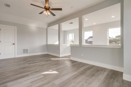 New construction Single-Family house Springtown, TX 76082 plan The San Gabriel - image 18