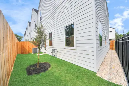 New construction Single-Family house 6519 Old Olive Tree Dr, Houston, TX 77091 - image 3