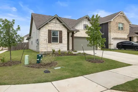 New construction Single-Family house 142 Prairie Falls Dr, Hutto, TX 78634 plan Cartwright - image