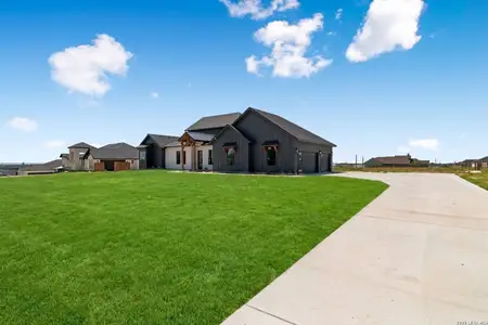 New construction Single-Family house 1195 County Rd 319, La Vernia, TX 78121 - image