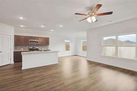 New construction Single-Family house 129 Patrick Henry Dr, Venus, TX 76084 Landmark Series - Blanton- photo 12 12