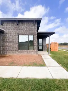 New construction Single-Family house 102 Persimmon Ct, Victoria, TX 77904 plan McKinney - image 3