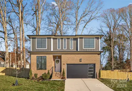 New construction Single-Family house 16311 Riverpointe Dr, Charlotte, NC 28278 - image