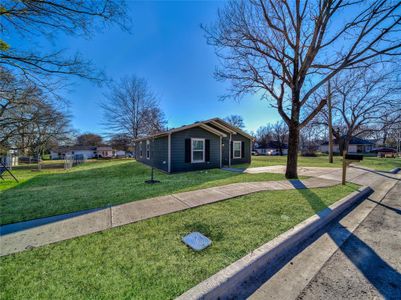 New construction Single-Family house 921 W 9Th St, Bonham, TX 75418 - image 3