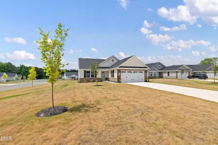 New construction Single-Family house 11 Artesa Ct, Fuquay Varina, NC 27526 plan Grand Cayman - image