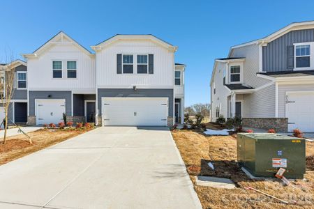 New construction Townhouse house 8124 Hidden Springs Trl, Charlotte, NC 28216 - image