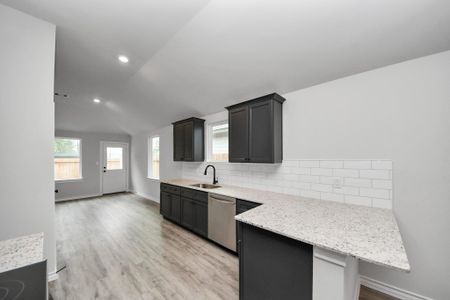 New construction Single-Family house 18728 Loom Dr, Montgomery, TX 77306 plan Bluebonnet - image 5